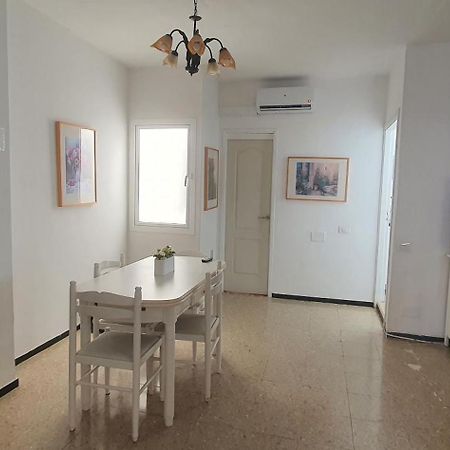 וסינדריו Apartment With Terrace מראה חיצוני תמונה